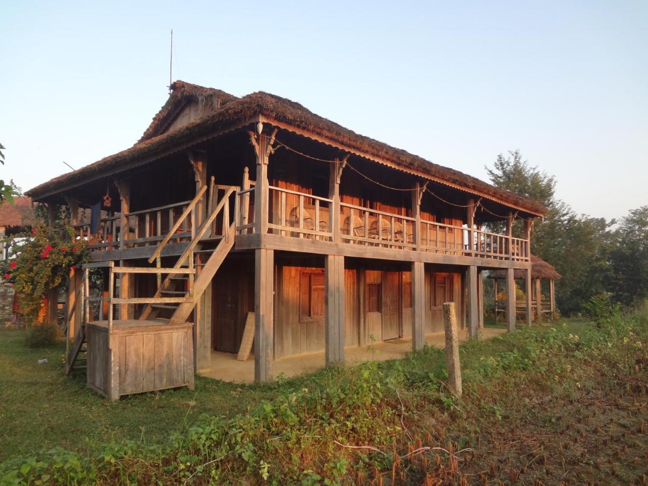 Shanta Ghar A Rustic Guesthouse Chitwan Exterior photo